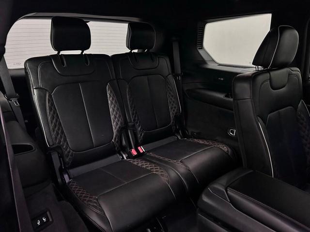 Photo of 2023 Silver Zynith Jeep Grand Cherokee L
