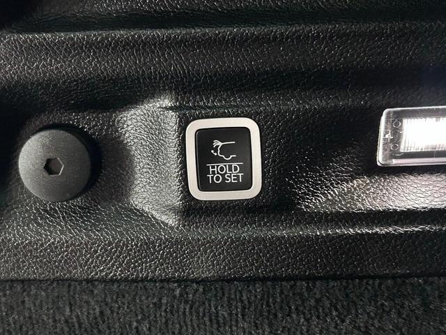 Photo of 2023 Silver Zynith Jeep Grand Cherokee L