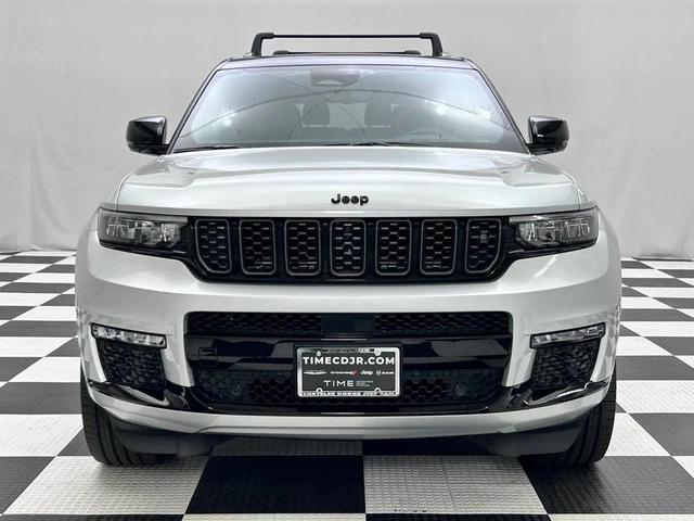 Photo of 2023 Silver Zynith Jeep Grand Cherokee L
