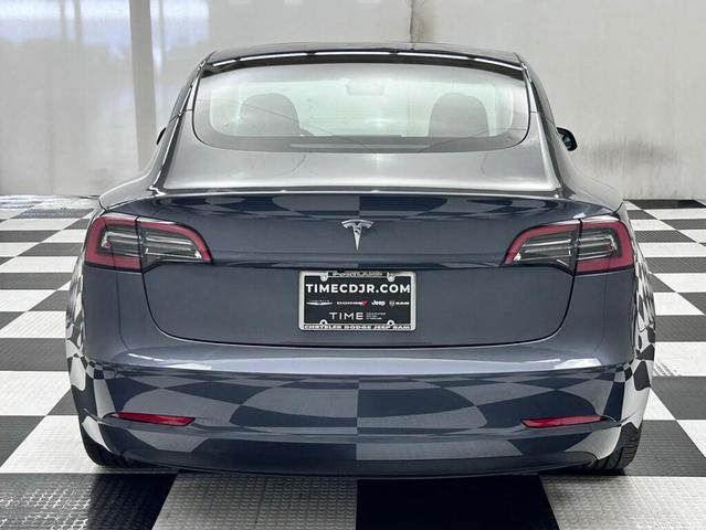 Photo of 2023 Gray Tesla Model 3