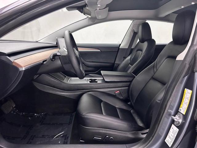 Photo of 2023 Gray Tesla Model 3