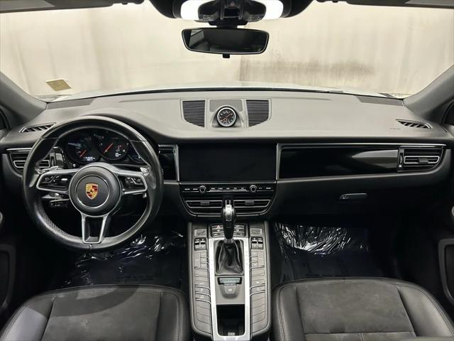 Photo of 2021 Silver Porsche Macan