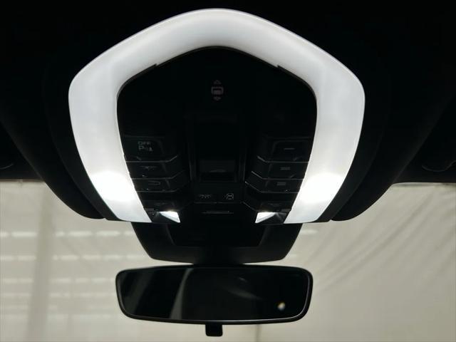Photo of 2021 Silver Porsche Macan