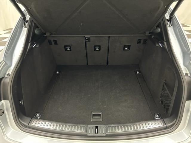 Photo of 2021 Silver Porsche Macan