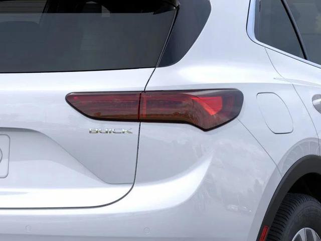 Photo of 2025 Iridescent White Tricoat Buick Envision