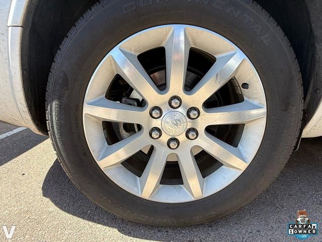 Photo of 2017 White Frost Tricoat Buick Enclave