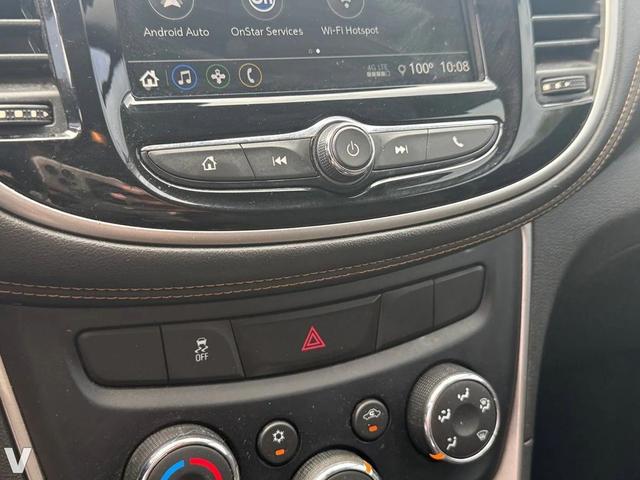 Photo of 2019 Silver Ice Metallic Chevrolet Trax