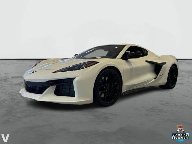 Photo of 2025 Arctic White Chevrolet Corvette