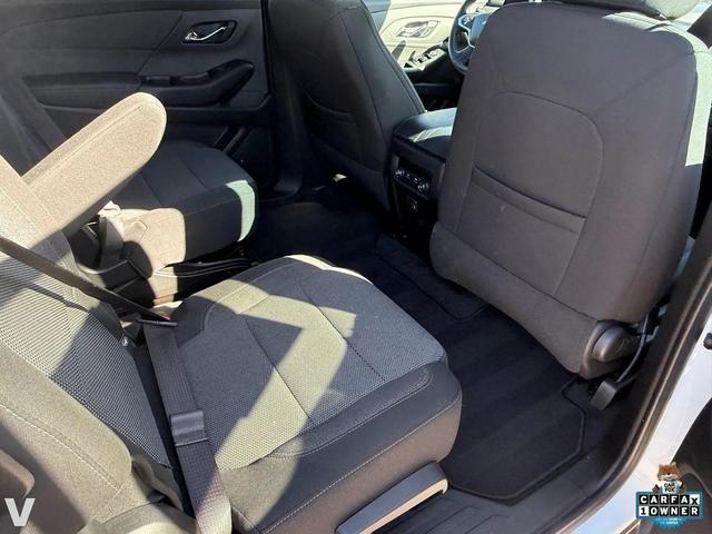 Photo of 2023 Summit White Chevrolet Traverse