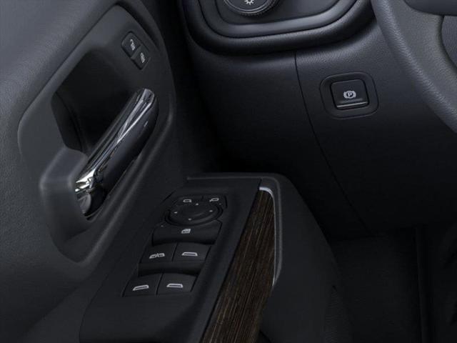 Photo of 2025 Summit White GMC Sierra 2500