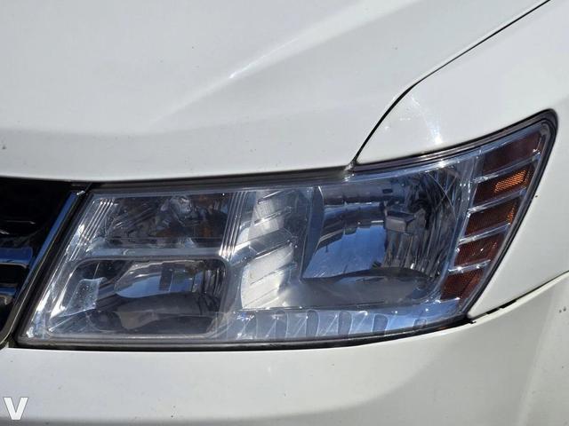 Photo of 2016 White Dodge Journey