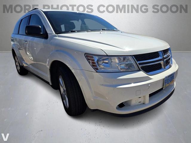 Photo of 2016 White Dodge Journey