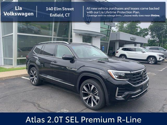 Photo of 2025 Deep Black Pearl Effect Volkswagen Atlas