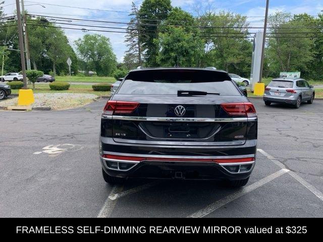 Photo of 2021 Deep Black Pearl Effect Volkswagen Atlas Cross Sport