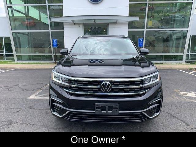 Photo of 2021 Deep Black Pearl Effect Volkswagen Atlas Cross Sport