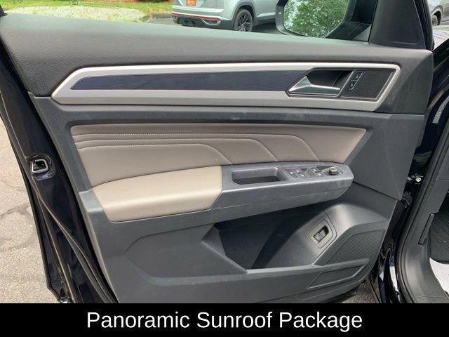 Photo of 2021 Deep Black Pearl Effect Volkswagen Atlas Cross Sport