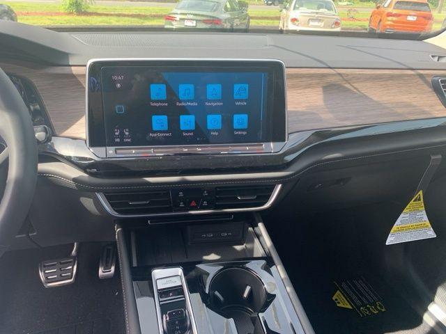 Photo of 2025 Platinum Gray Metallic Volkswagen Atlas