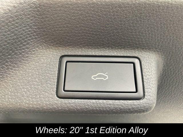 Photo of 2025 Mahi Green Metallic - Candy White Volkswagen ID. Buzz