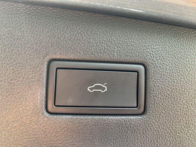 Photo of 2022 Platinum Gray Metallic Volkswagen Tiguan