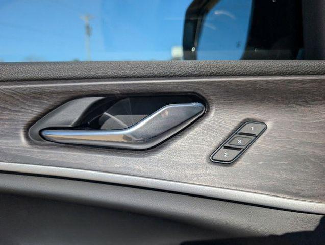 Photo of 2025 White Jeep Grand Cherokee