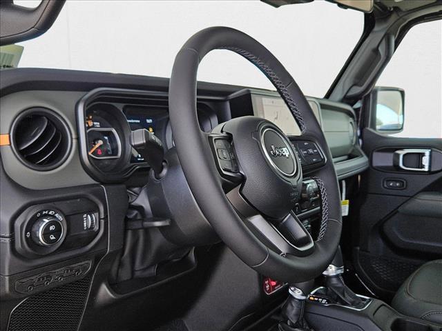 Photo of 2025 Black Clearcoat Jeep Gladiator