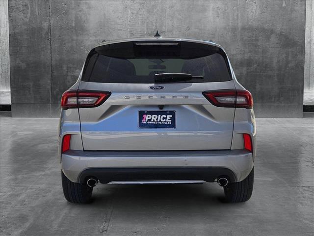 Photo of 2024 Iconic Silver Metallic Ford Escape