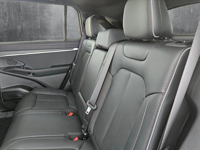 Photo of 2025 Silver Zynith Clearcoat Jeep Wagoneer S