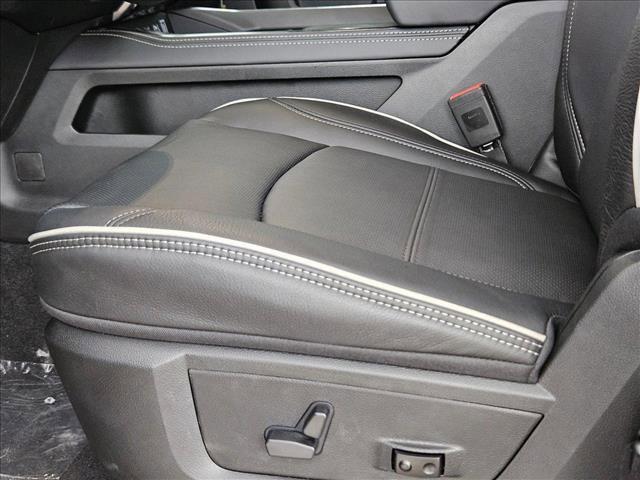 Photo of 2025 Granite Crystal Metallic Clearcoat RAM 2500
