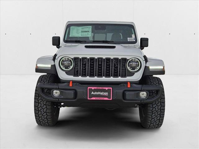 Photo of 2025 Bright White Clearcoat Jeep Gladiator