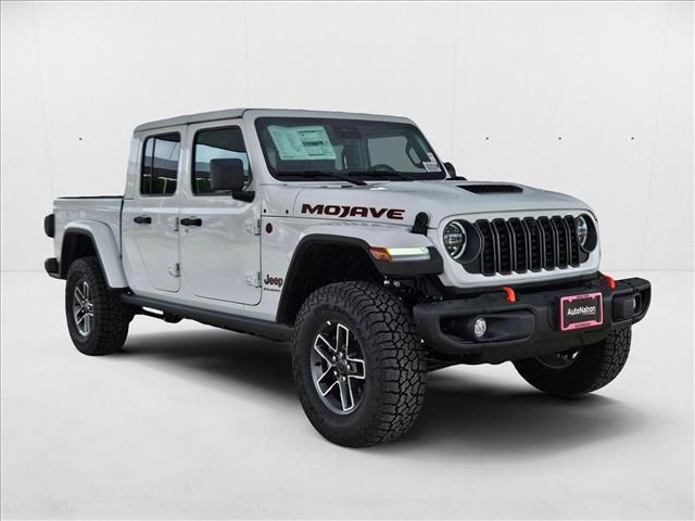 Photo of 2025 Bright White Clearcoat Jeep Gladiator