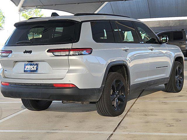 Photo of 2023 Silver Zynith Jeep Grand Cherokee L