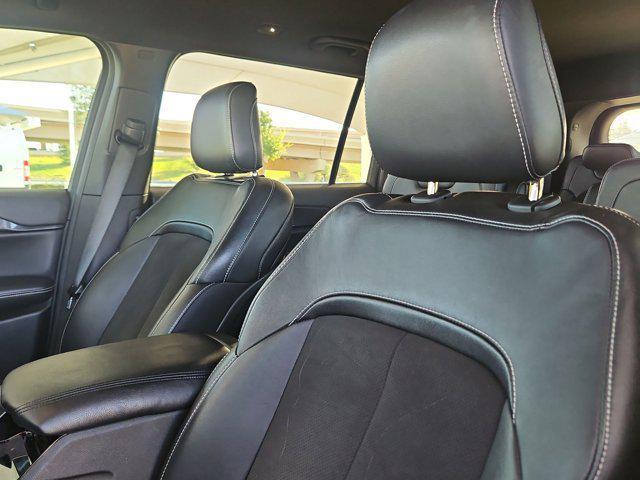 Photo of 2023 Silver Zynith Jeep Grand Cherokee L