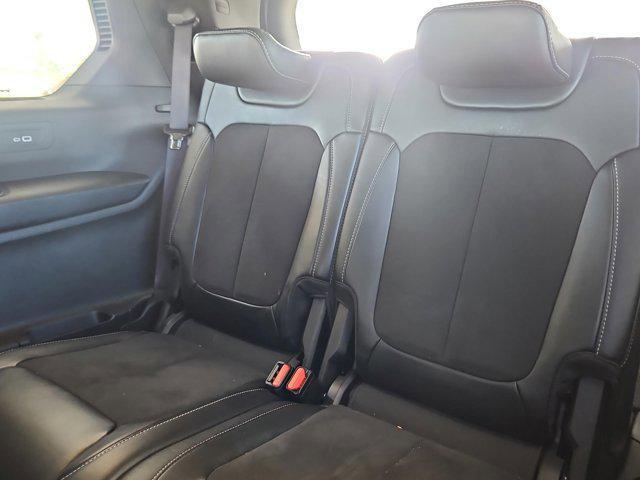 Photo of 2023 Silver Zynith Jeep Grand Cherokee L