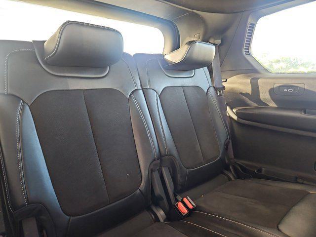 Photo of 2023 Silver Zynith Jeep Grand Cherokee L