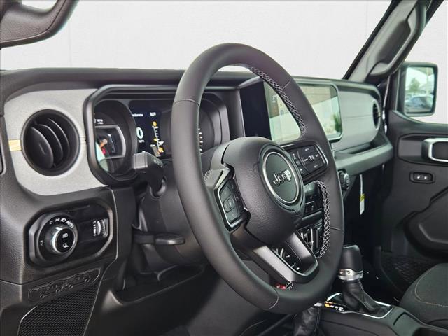Photo of 2025 Black Clearcoat Jeep Gladiator