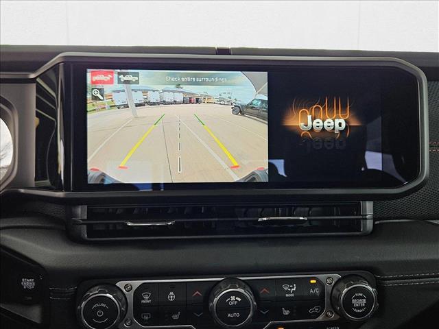 Photo of 2025 Black Clearcoat Jeep Gladiator