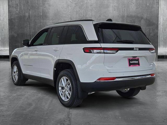 Photo of 2025 Bright White Clearcoat Jeep Grand Cherokee