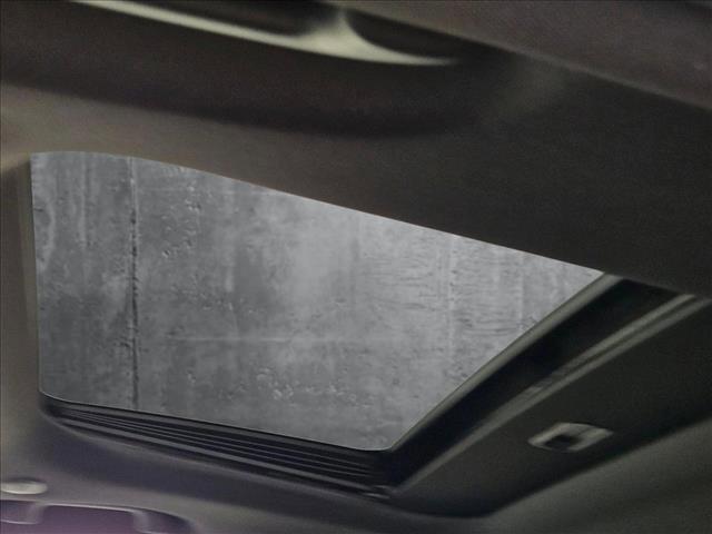 Photo of 2025 Bright White Clearcoat Jeep Grand Cherokee