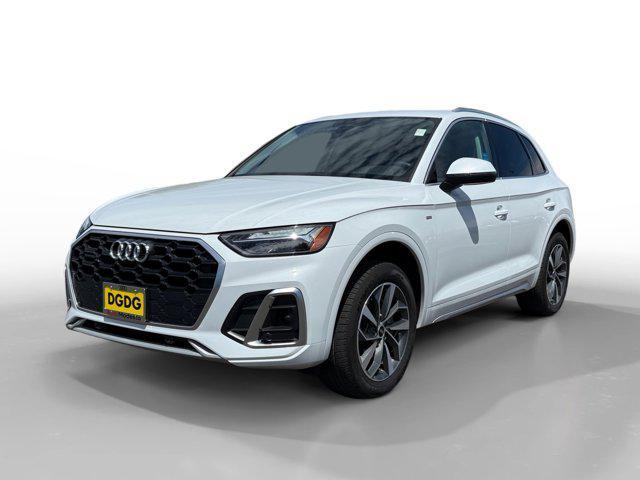 Photo of 2024 Glacier White Audi Q5