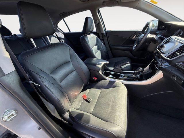 Photo of 2016 Lunar Silver Metallic Honda Accord