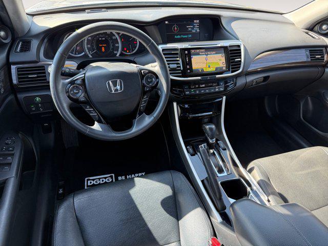 Photo of 2016 Lunar Silver Metallic Honda Accord