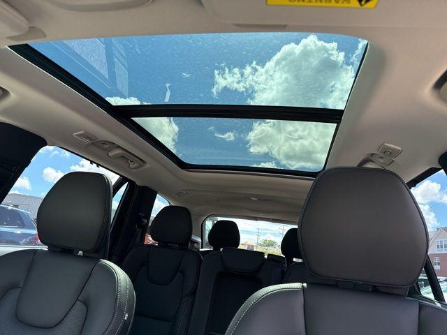 Photo of 2025 Crystal White Pearl Volvo XC90 Plug-In Hybrid