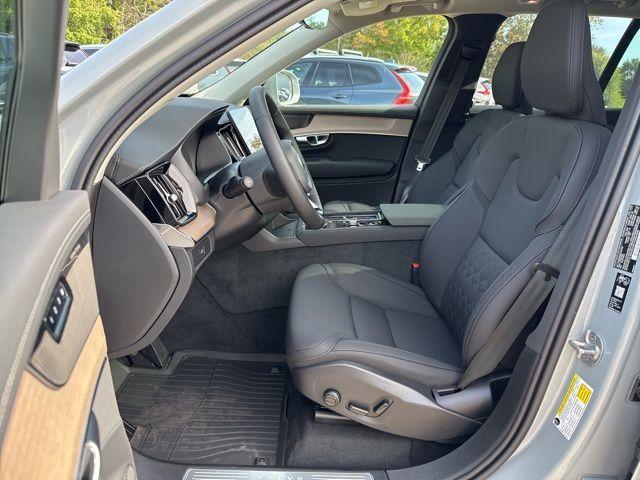 Photo of 2026 Vapour Gray Volvo XC90
