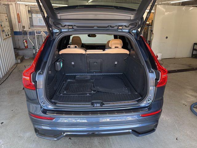 Photo of 2025 Denim Blue Metallic Volvo XC60