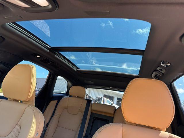 Photo of 2025 Denim Blue Metallic Volvo XC60