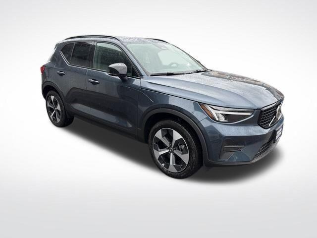 Photo of 2026 Denim Blue Volvo XC40