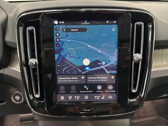 Photo of 2026 Denim Blue Volvo XC40
