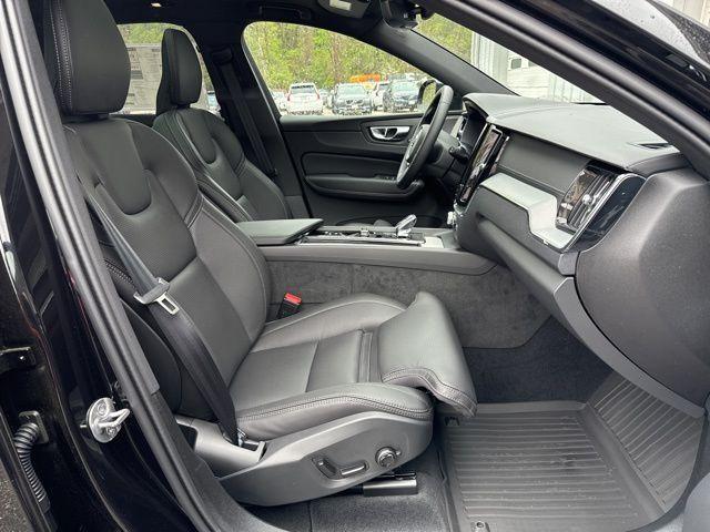 Photo of 2025 Onyx Black Metallic Volvo XC60 Plug-In Hybrid