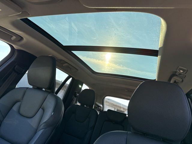 Photo of 2024 Metallic Volvo XC90
