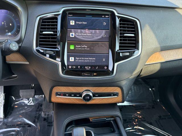 Photo of 2024 Metallic Volvo XC90